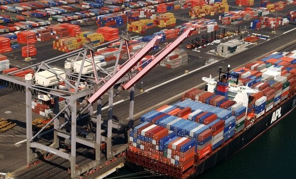 69fd0a39171e79927276394a180c8fdb qyTeDu - Hoarding, ghost orders and pop-up warehouses: construction's new supply chain playbook