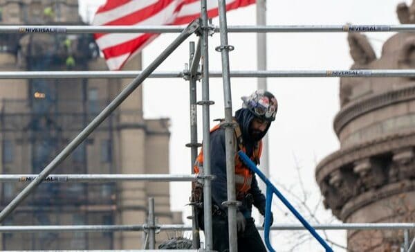 a26dd1f3296cab23c930eb04a3043d0a Pb6Q1W - Gov. Hochul earmarks $200M to seed shovel-ready New York jobsites