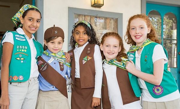 bG9jYWw6Ly8vZGl2ZWltYWdlL0dldHR5SW1hZ2VzLTQ5Nzc1NjY0OC5qcGc lpppoS - New Girl Scout patch aims to introduce youngsters to careers in construction