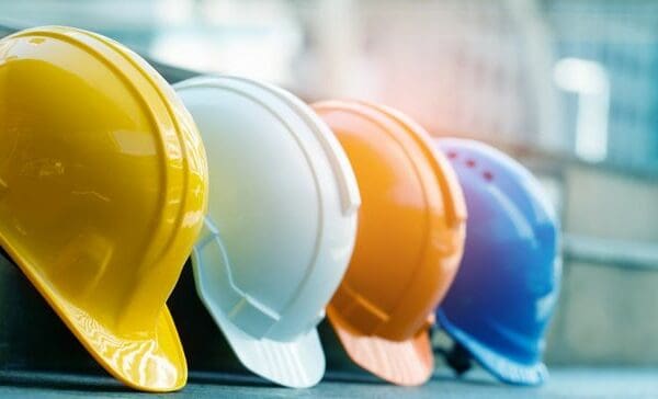bG9jYWw6Ly8vZGl2ZWltYWdlL0dldHR5SW1hZ2VzLTEyMDU4NjMxNDQuanBn 2GUl0q - 4 things every contractor should know about insurance