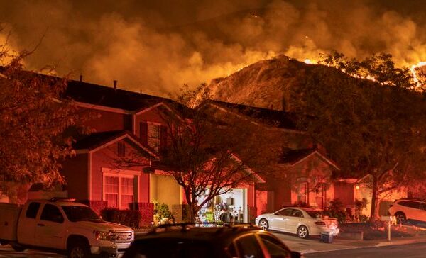 bG9jYWw6Ly8vZGl2ZWltYWdlL0dldHR5SW1hZ2VzLTEyMjkzMTg1NzQuanBn 9Z17QH - As destructive wildfires increase, new model can calculate property risk