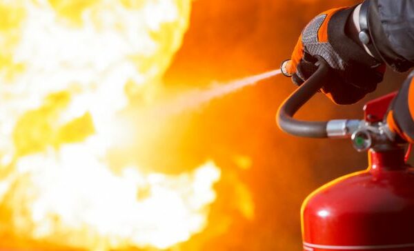 bG9jYWw6Ly8vZGl2ZWltYWdlL0dldHR5SW1hZ2VzLTEzMjcwODY2MjAuanBn sC4E3c - Fire clay brick for superior fire resistance