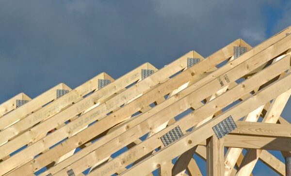 bG9jYWw6Ly8vZGl2ZWltYWdlL2lTdG9jay0xMzk1MzM5ODAuanBn CYiMiF - TRU secures $100 million of wood frame builder's risk capacity
