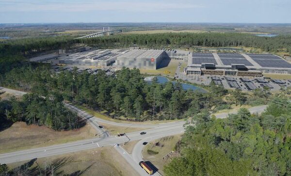 bG9jYWw6Ly8vZGl2ZWltYWdlL05ld19BTVNfZmFjdG9yeV9hZXJpYWxfcmVzaXplZC5qcGc G37gdl - Lego to open first US factory