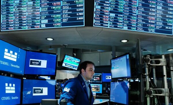 bG9jYWw6Ly8vZGl2ZWltYWdlL0dldHR5SW1hZ2VzLTE0MDI4Nzc3NzYuanBn orZhVR - Why construction stocks are like honey for the bear market