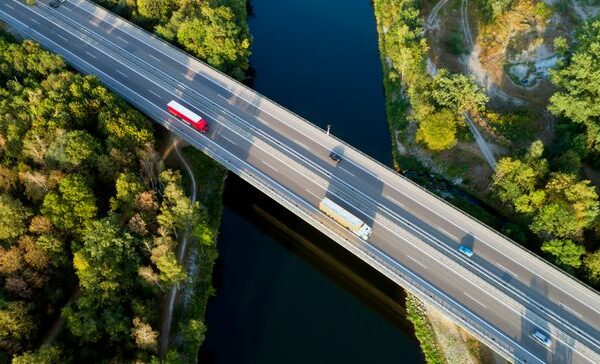 bG9jYWw6Ly8vZGl2ZWltYWdlL0dldHR5SW1hZ2VzLTEwMzI3MzM5OTQuanBn MarGvR - Federal funding uncertainty affects transportation planning, study finds
