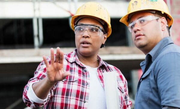 bG9jYWw6Ly8vZGl2ZWltYWdlL0dldHR5SW1hZ2VzLTEyMDIzODE3ODQuanBn sbnZfZ - High pay attracts workers, but construction's employment gap widens