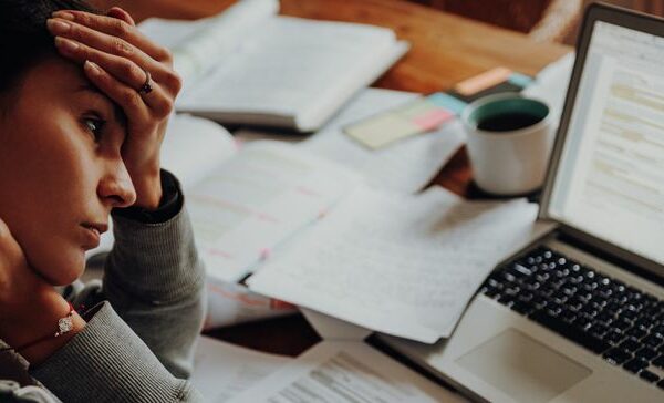 bG9jYWw6Ly8vZGl2ZWltYWdlL0dldHR5SW1hZ2VzLTEyMjQzNzY4NDZfWk83T2t2Yi5qcGc FEaGB7 - Punching out: The dire state of worker mental health
