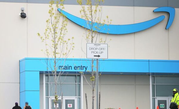 bG9jYWw6Ly8vZGl2ZWltYWdlL0dldHR5SW1hZ2VzLTEzOTM2NTQ3MjYuanBn ryDMRB - Why Amazon's warehouse pullback is good news for contractors