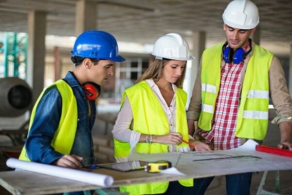 Construction workers X51wIc - 50% Global Construction Workers Witness Clear Discrimination