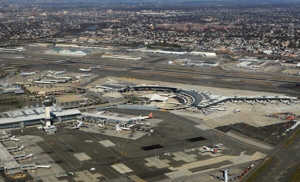 bG9jYWw6Ly8vZGl2ZWltYWdlL0dldHR5SW1hZ2VzLTEwNzA5NDg2OS5qcGc CC4wJx - $1B from infrastructure act released to upgrade airports