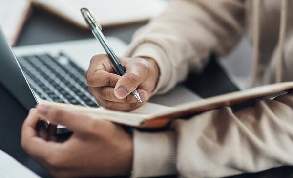bG9jYWw6Ly8vZGl2ZWltYWdlL0dldHR5SW1hZ2VzLTEyOTE3NzAyNzhfYVJMTndoVi5qcGc qK0Gg0 - Financial management course gives pros the tools they need to run a business