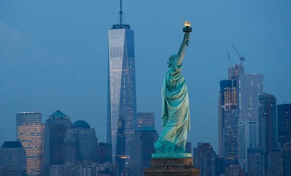 bG9jYWw6Ly8vZGl2ZWltYWdlL0dldHR5SW1hZ2VzLTYwMDk2NjUxMi5qcGc 02lRXZ - How much is a construction worker's life worth? NY bill says at least $300,000.