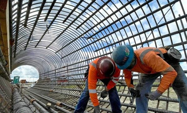 bG9jYWw6Ly8vZGl2ZWltYWdlLzIwMjEtMDMtMTEtQ29uZWpvLWlyb253b3JrZXJzLTItc2NhbGVkLmpwZw wqXDoB - Future of key California high-speed rail line solidified with $4.2B