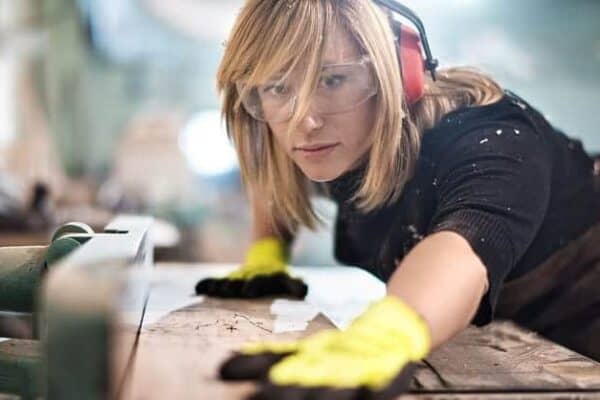 When should safety glasses be worn