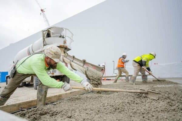 Commercial construction planning falls after months of gains