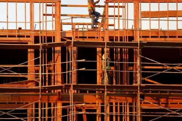 Nonresidential spending falls 0.5% | Construction Dive