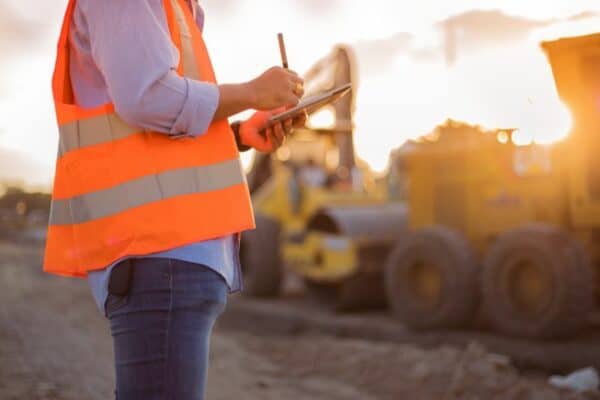 Half of construction’s job openings vanish