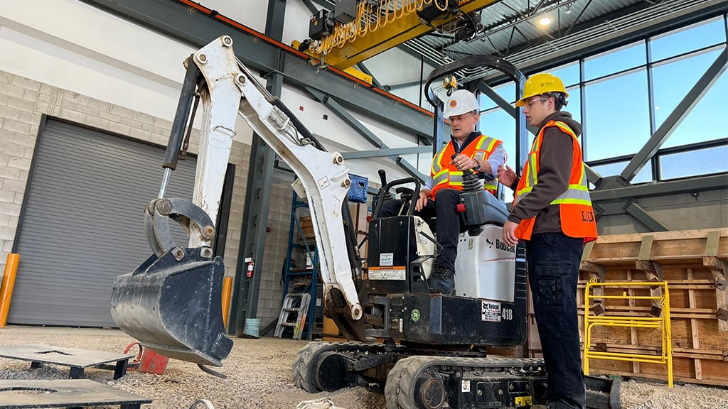 Labour minister visits LIUNA to discuss 2023 federal budget