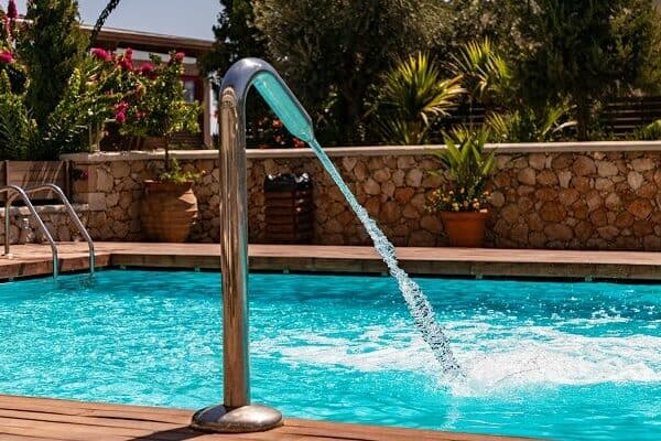 6 Important Considerations Before Installing a Backyard Pool