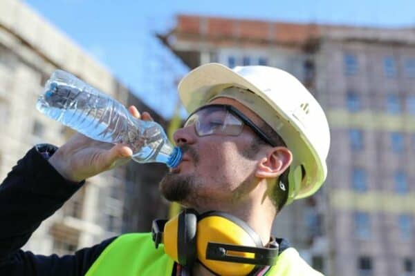 Texas just nullified water break mandates. How will that impact construction workers?