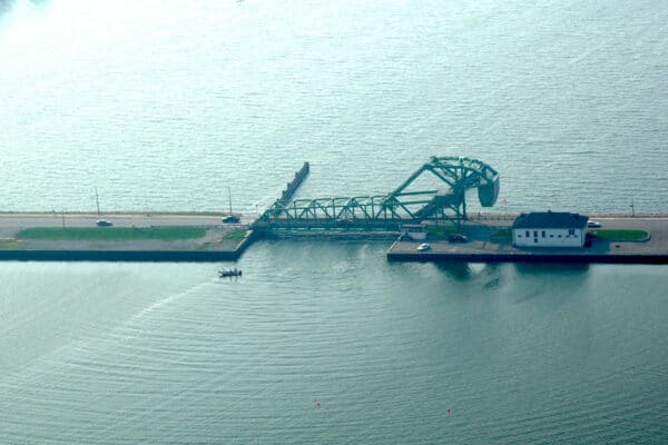Landmark Kingston bascule bridge set to be rebuilt
