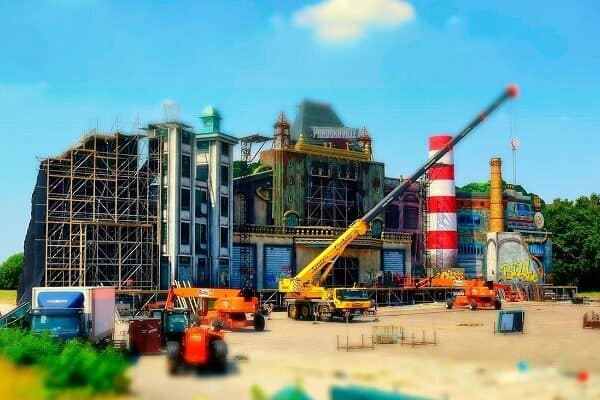 What Are the Most Common Crane Types in Construction?