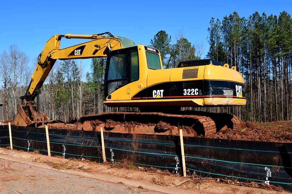 Investment in residential construction continues its decline in June