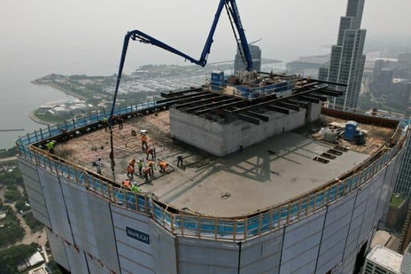McHugh tops off $470M, 73-story Chicago apartment tower