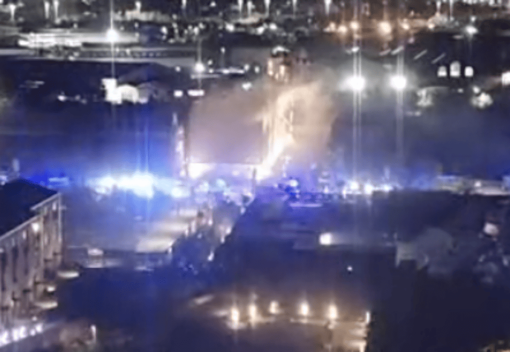Firefighters probe cause of Leeds modular scheme blaze
