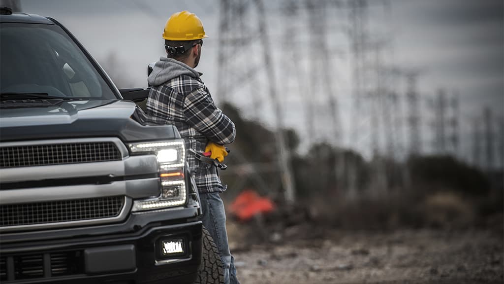 U.S. construction employment rises but many openings remain