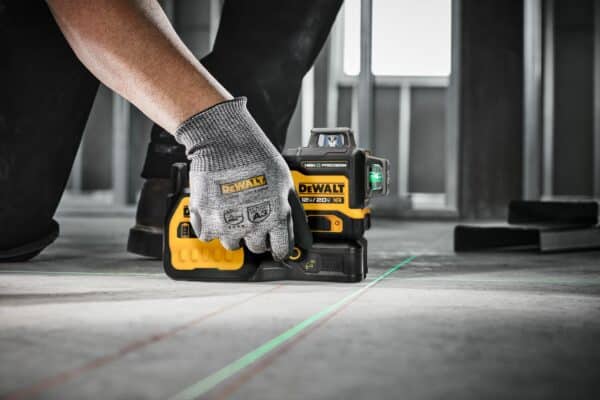 DEWALT 12V/20V MAX* XR High Precision 3 X 360° line laser
